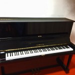 YAMAHA: Modell U1, schwarz hochglanz YAMAHA: Modell U1, schwarz hochglanz